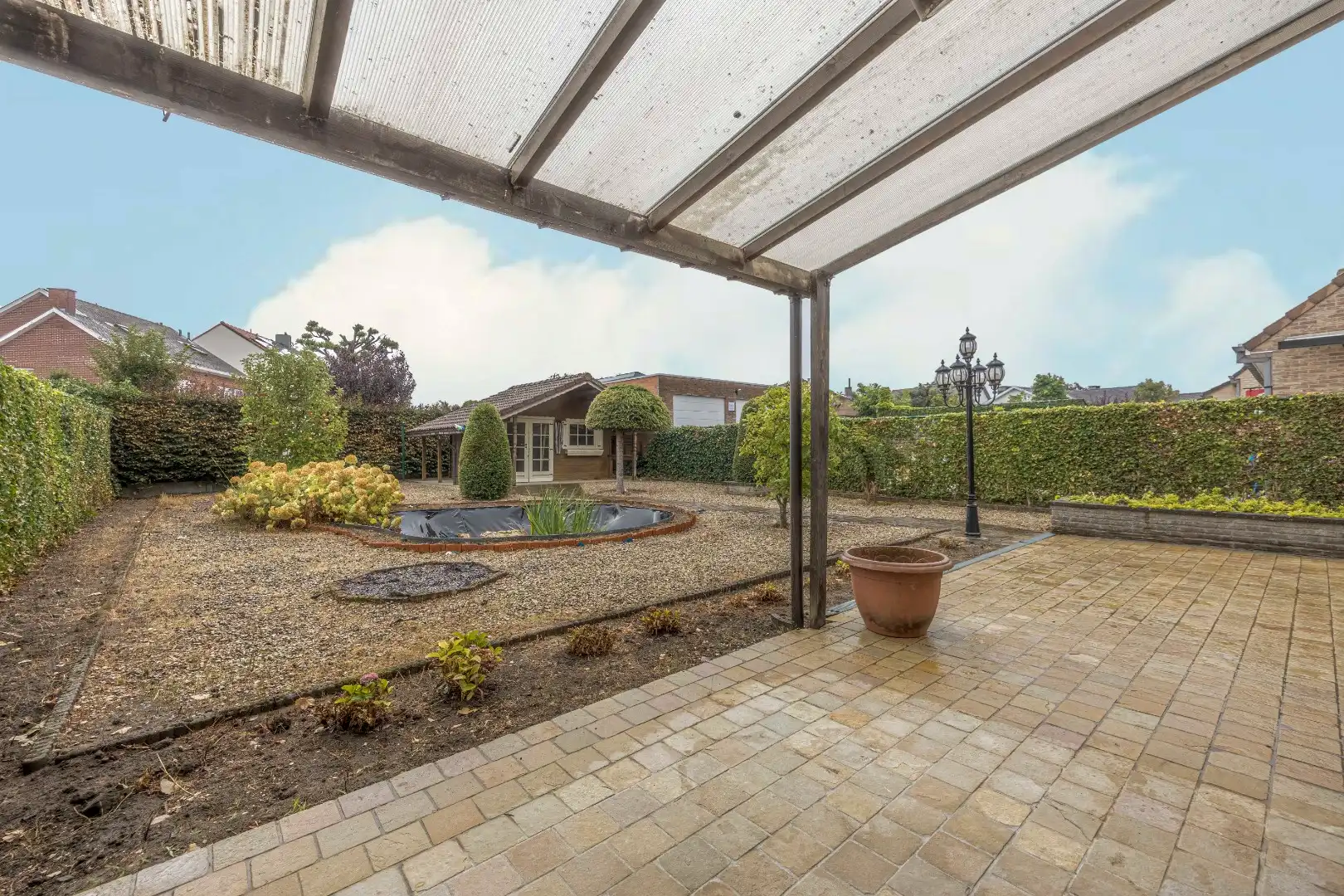 Mooie eigendom op 446 m² met goede locatie - 3 slaapkamers, garage, tuin foto 25