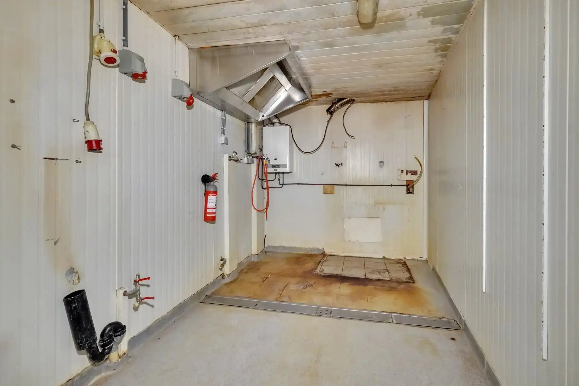 Ruim handelspand op toplocatie foto 18