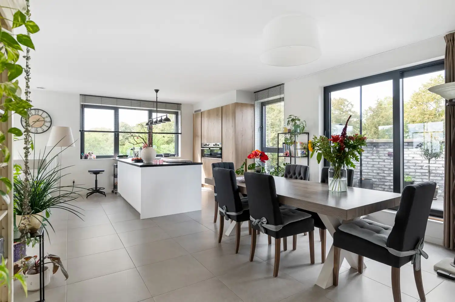 Dakappartement met 4 slaapkamers en 2 terrassen! foto 8