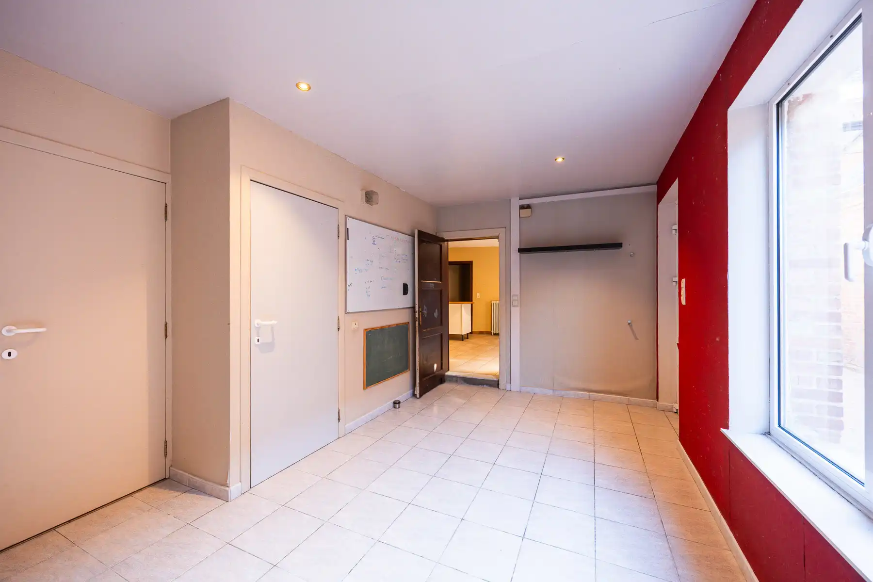 Ruime, karaktervolle renovatiewoning met centrale ligging foto 9