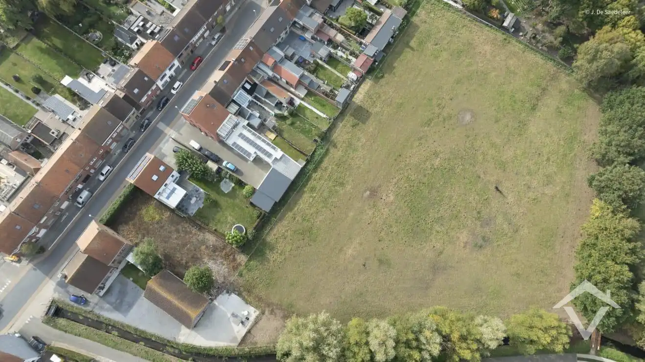 Alleenstaande woning met naastliggend stuk bouwgrond en weide te Eernegem foto 28