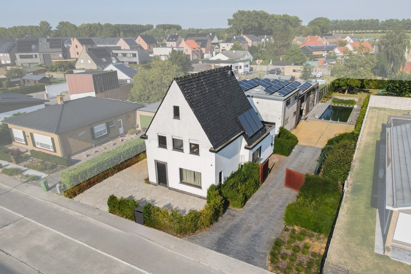 Hoofdfoto van de publicatie: Veelzijdige eigendom met handelsmogelijkheid op 1.252 m²