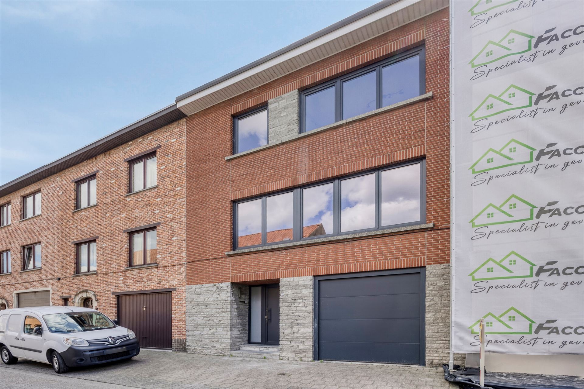 Mooie stadswoning met veel potentieel in centrum met tuin foto 2