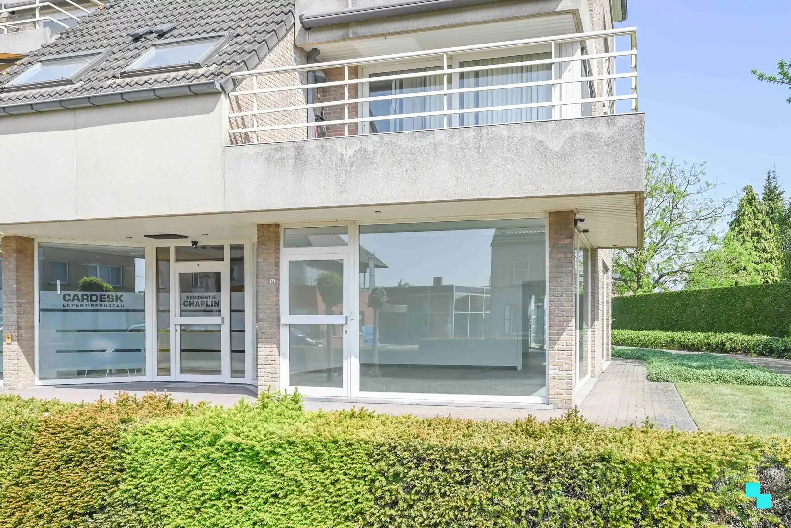 Handelsruimte op toplocatie in Oostrozebeke foto 2