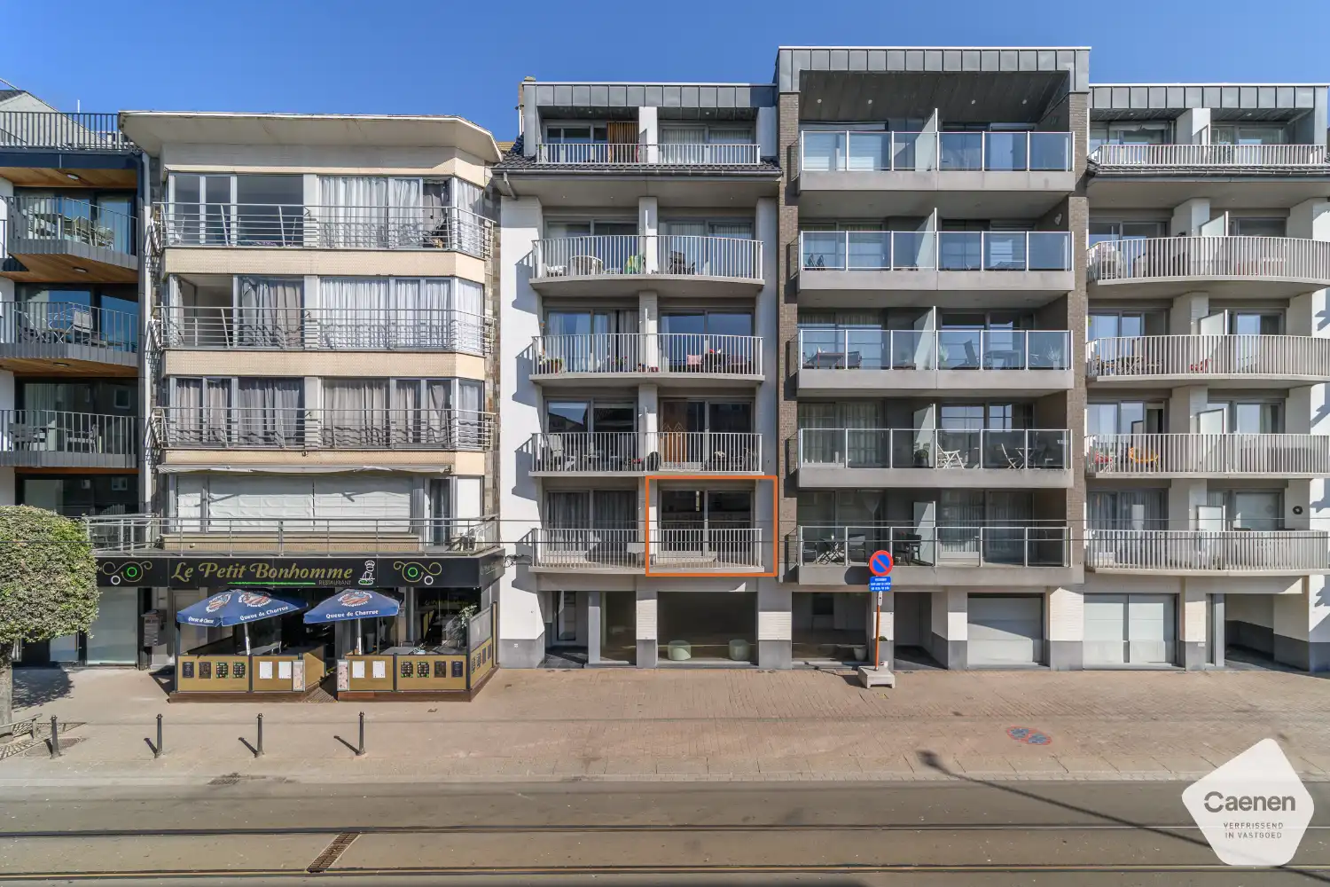Heel recent, lichtrijk 1-slaapkamerappartement met zuidgericht terras op topligging nabij zee foto 2