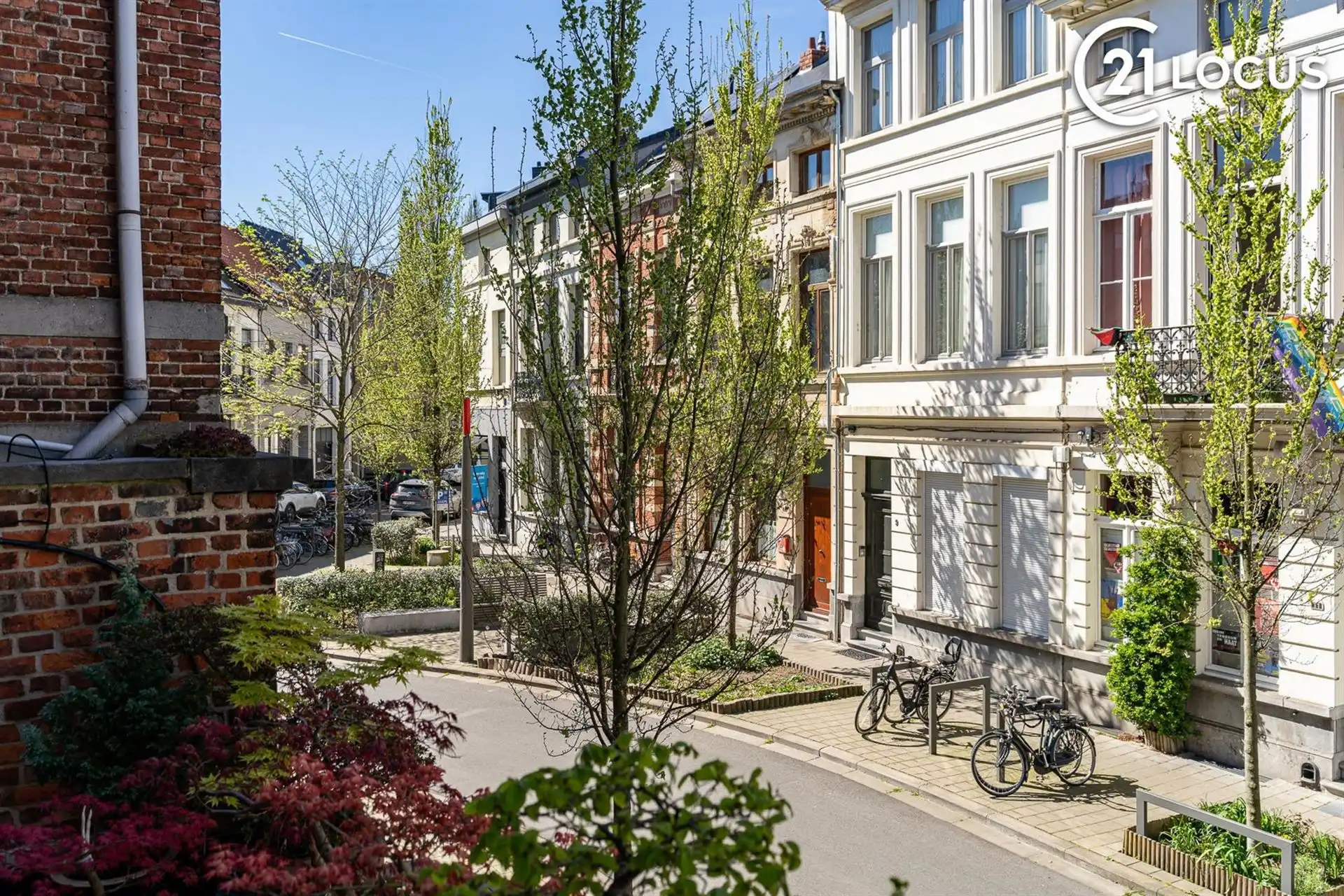 Karaktervolle gezinswoning in geliefd Zurenborg foto 2