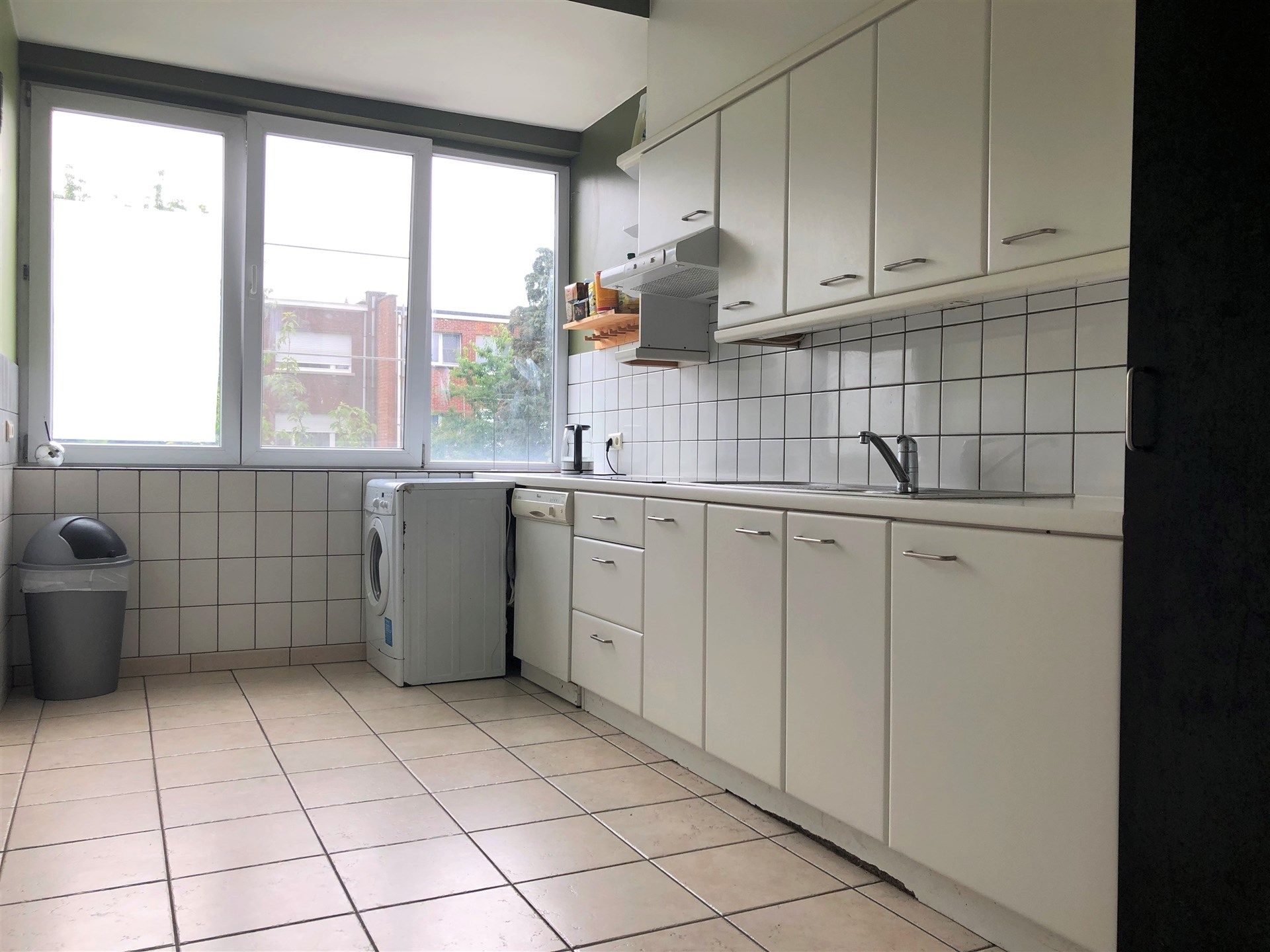 2 slaapkamerappartement nabij verschillende invalswegen! foto 7