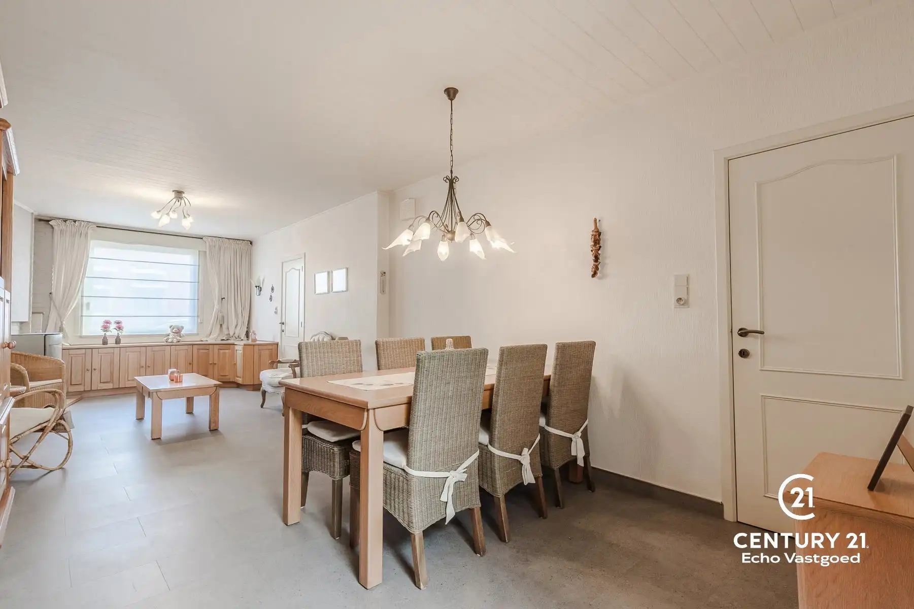 Charmante op te frissen woning met tuintje op topligging! foto 8