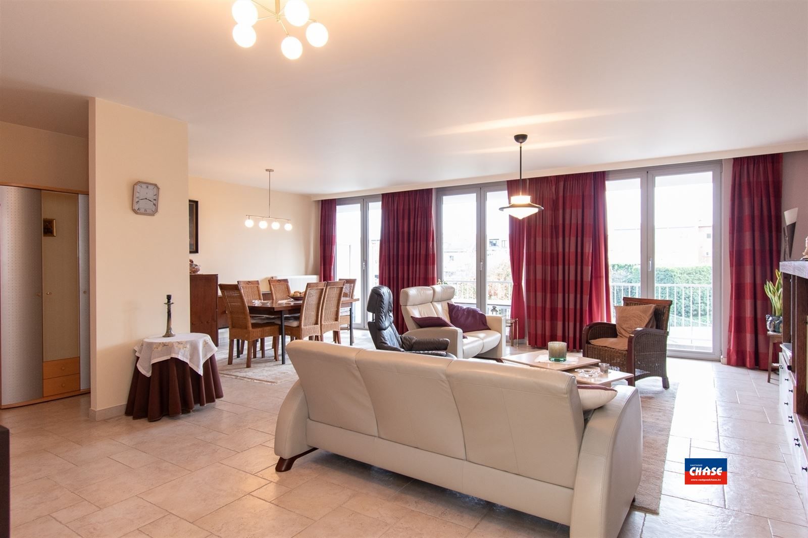 Zeer ruim appartement met 2 grote slaapkamers, mooi terras en ondergrondse autostaanplaats foto 7
