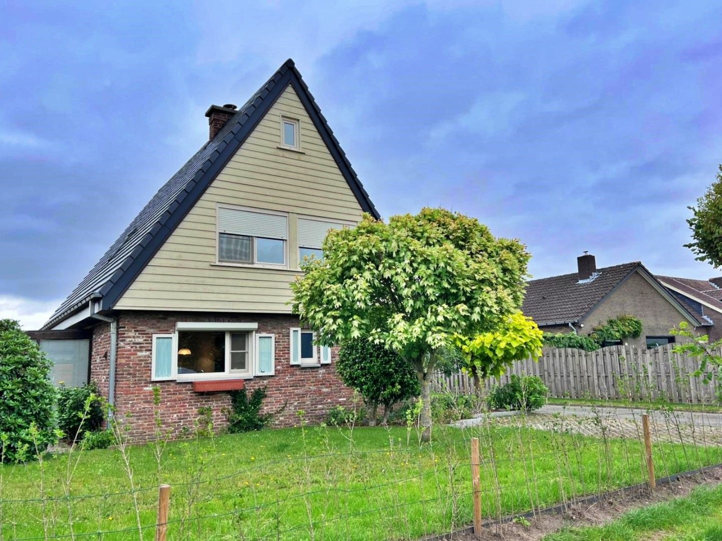 Open bebouwing met drie slaapkamers te huur in Lovendegem foto {{pictureIndex}}