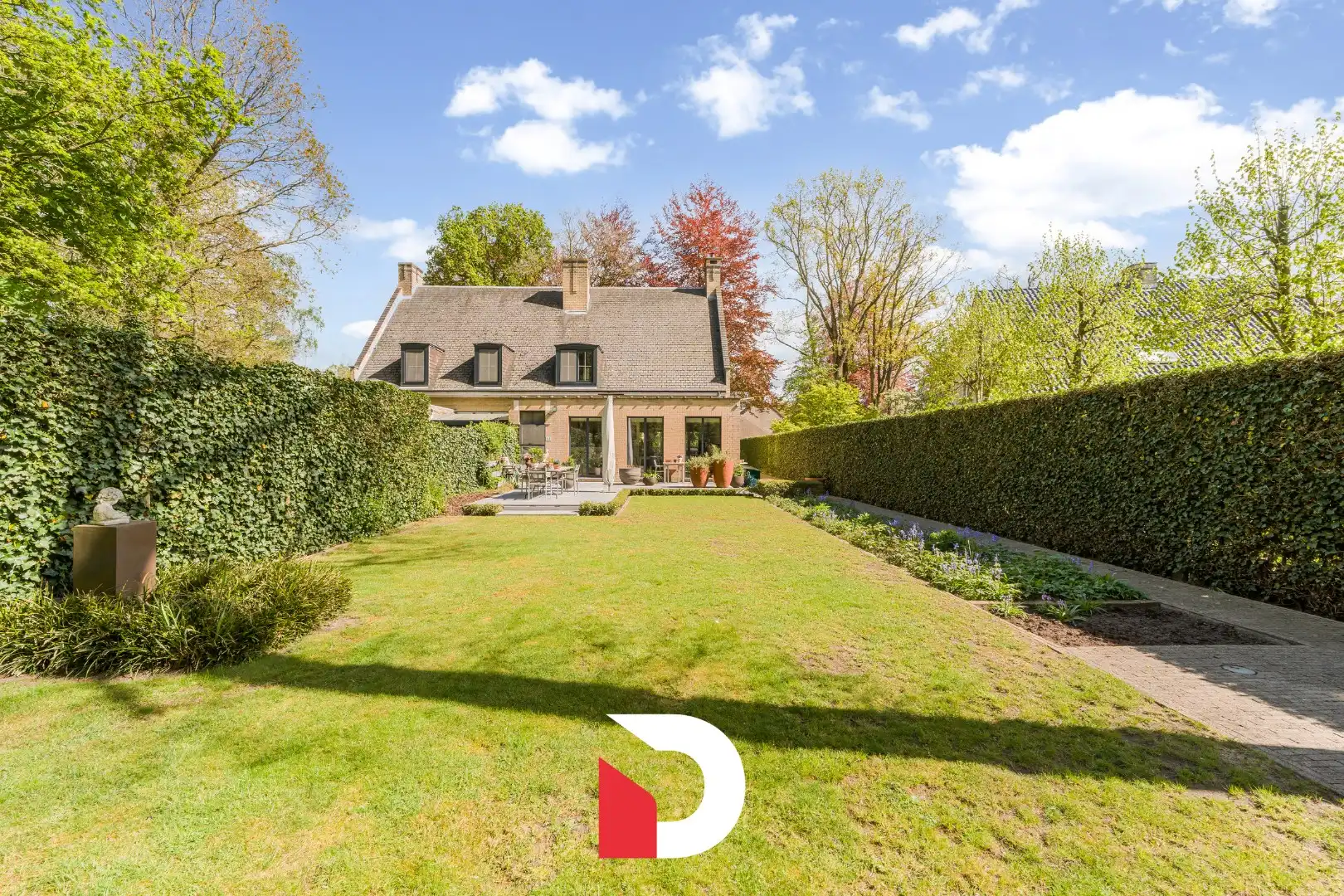 Statige halfopen woning op toplocatie te St-Kruis/Assebroek foto 2