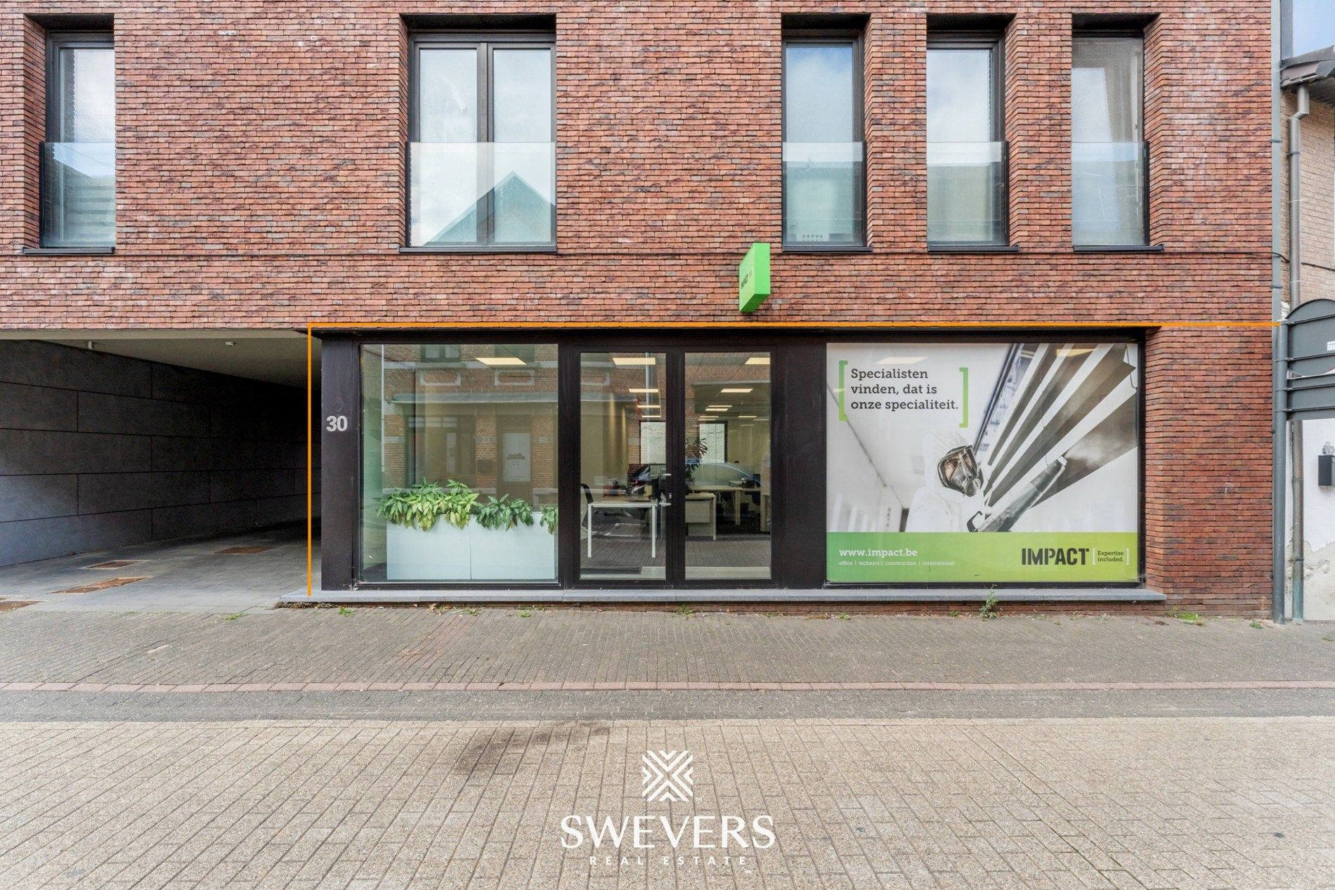 Instapklaar handelspand van 127 m² op toplocatie in Beringen foto 30