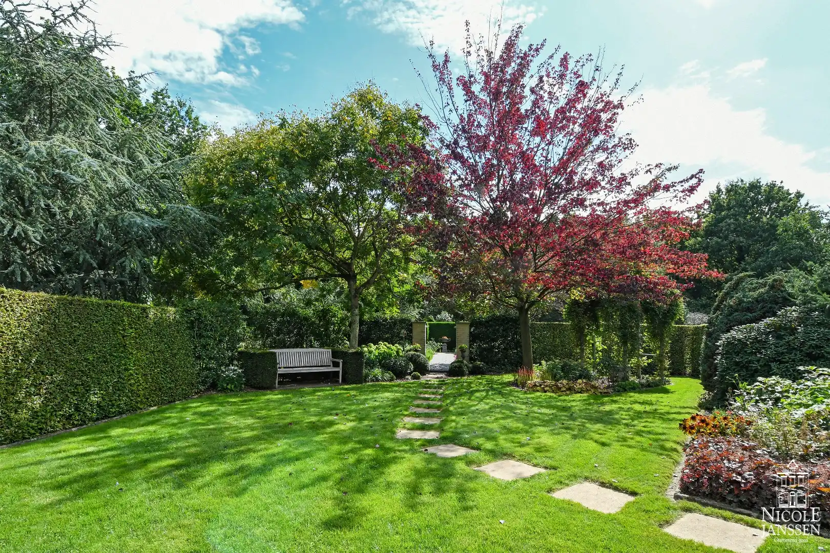 Verzorgde ruime woning met gelijkvloers praktijkgedeelte en prachtige tuin foto 36