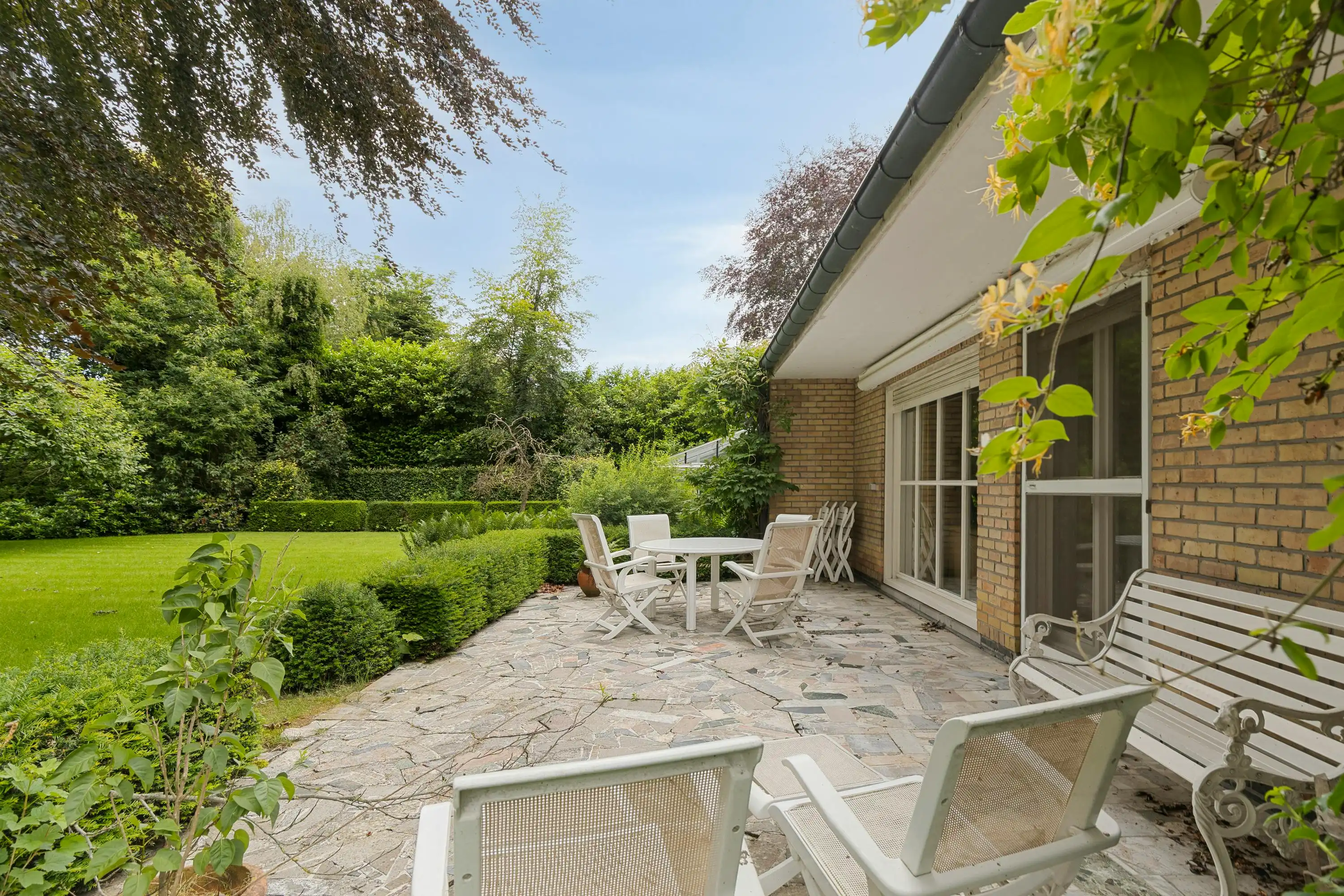 Ruime karaktervolle villa in het Lindenpark te Deurle foto 2