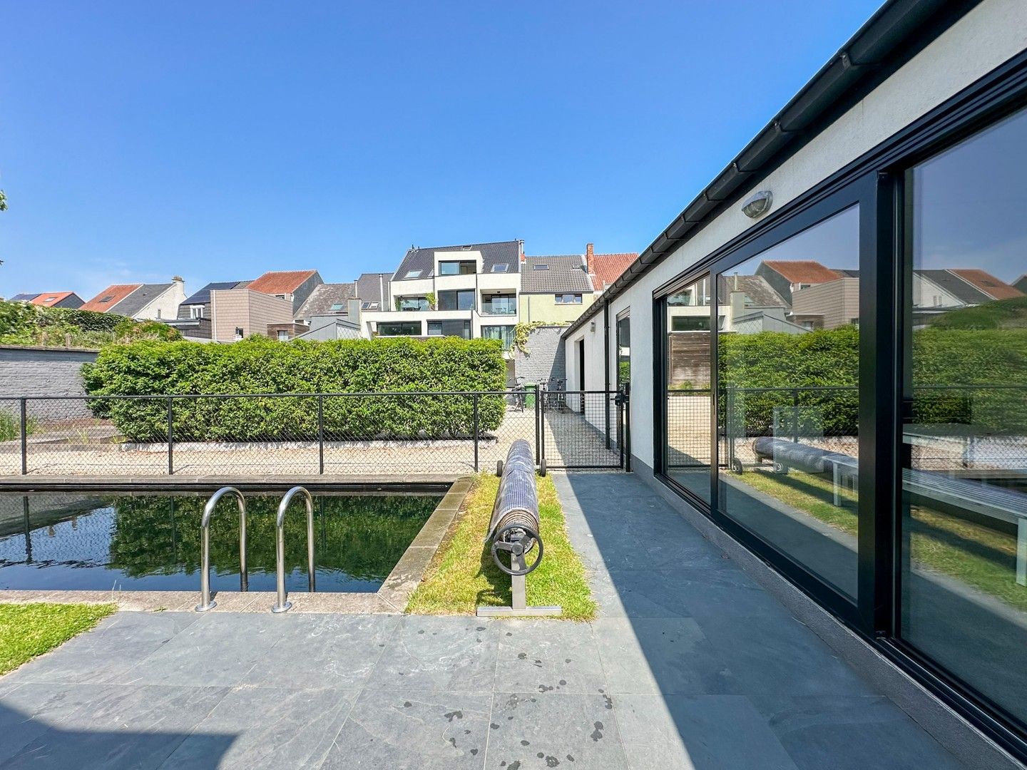 Instapklaar 1-slpk appartement met gemeenschappelijk zwembad op een toplocatie foto 3