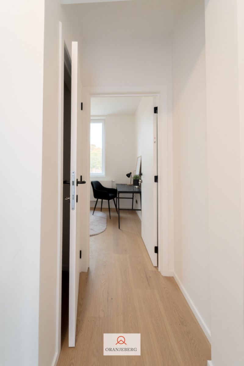 Gerenoveerde lichtrijke duplex studentenstudio foto 5