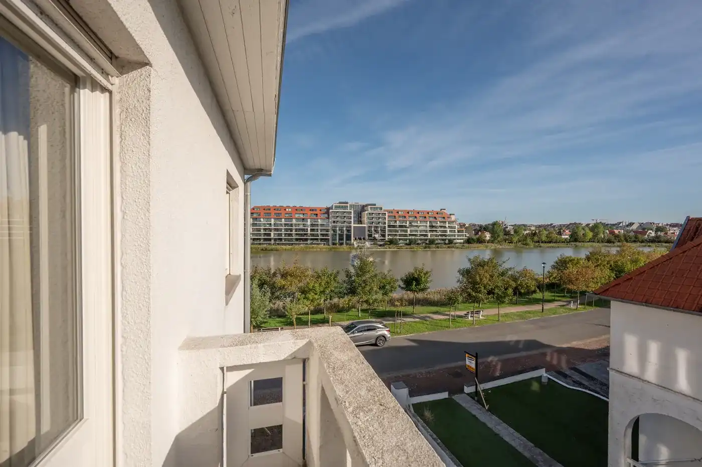 Renovatie opportuniteit! 3 gevel appartement met prachtig zicht op het Zegemeer  foto 9