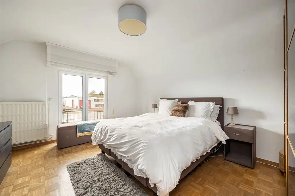Instapklare villa met 4 à 5 slpk, tuin en EPC B  foto 14