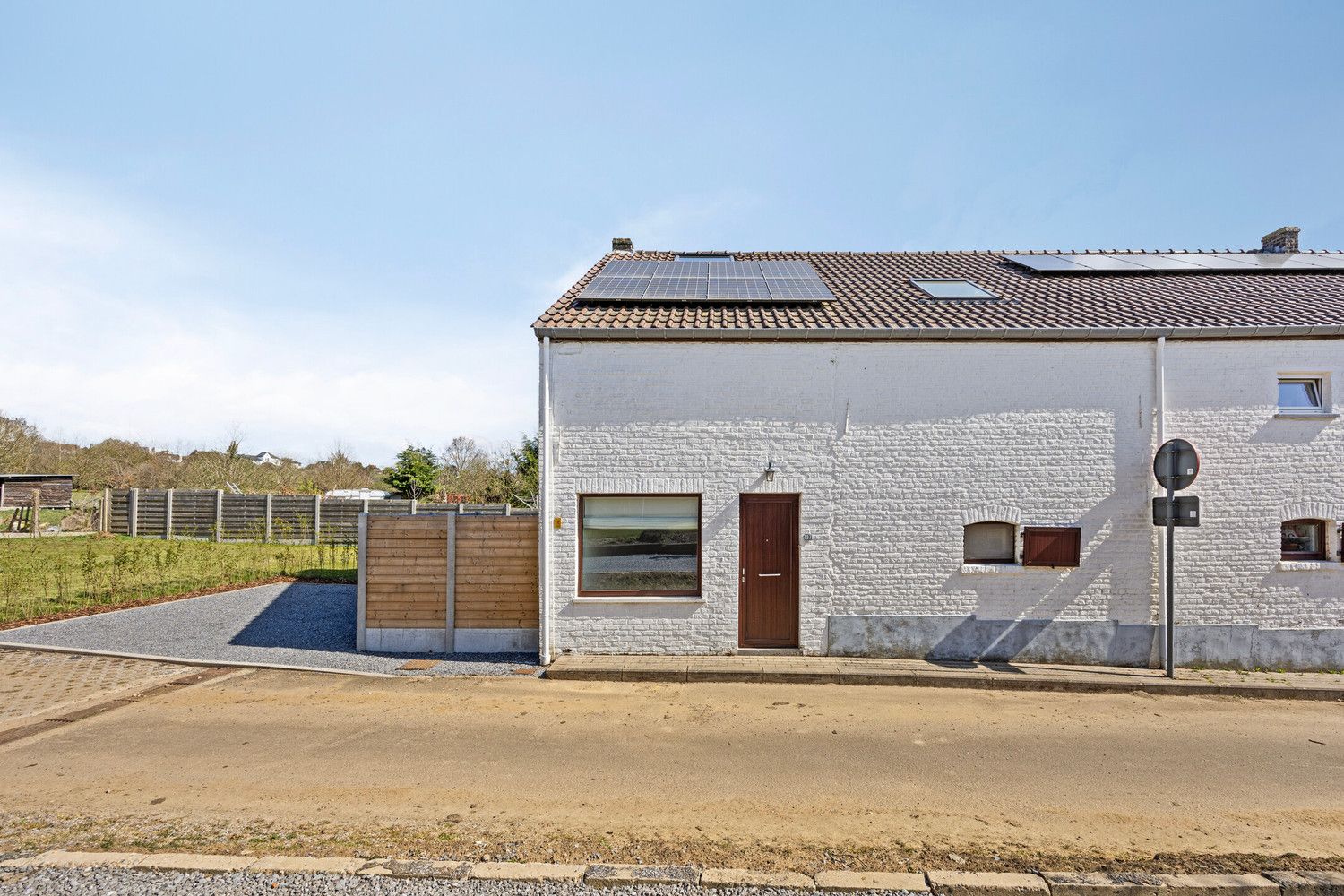 INSTAPKLARE EN VOLLEDIG GERENOVEERDE WONING TE DIEST! foto 23