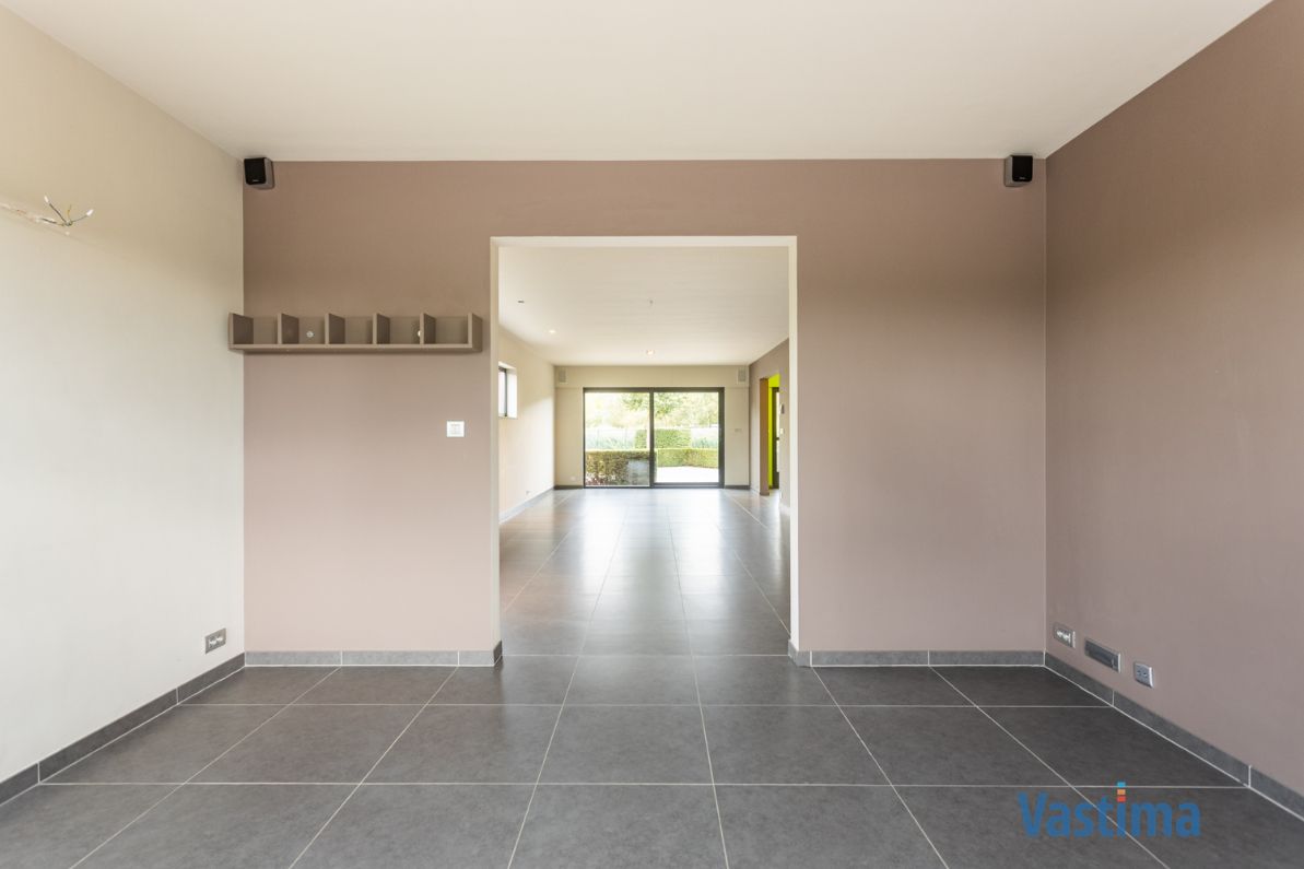 Ruime instapklare gezinswoning met zonnige tuin en garage foto 6