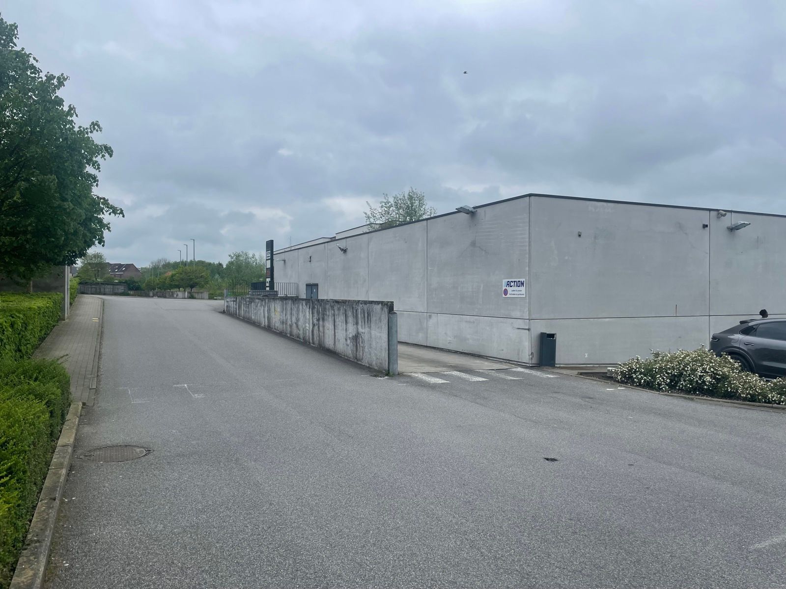 Te huur: winkelruimtes van ca. 800 en 650 m²  foto 4