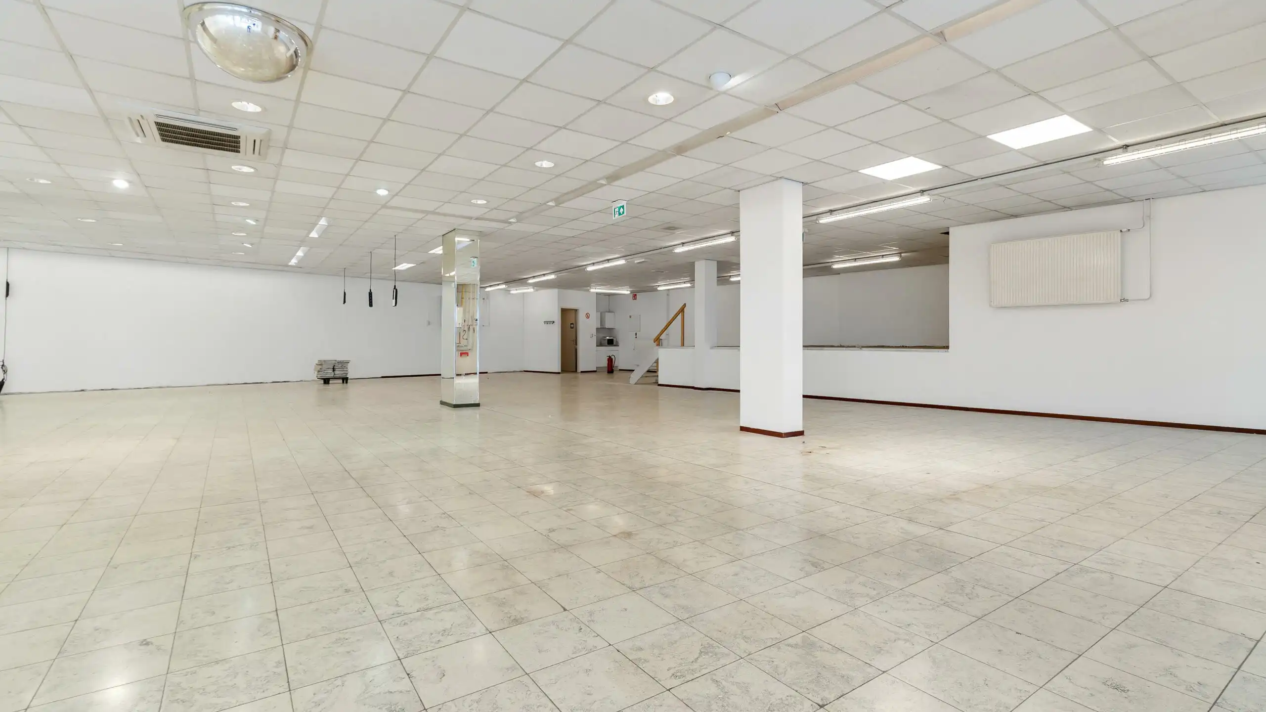Commerciële ruimte te huur foto 6