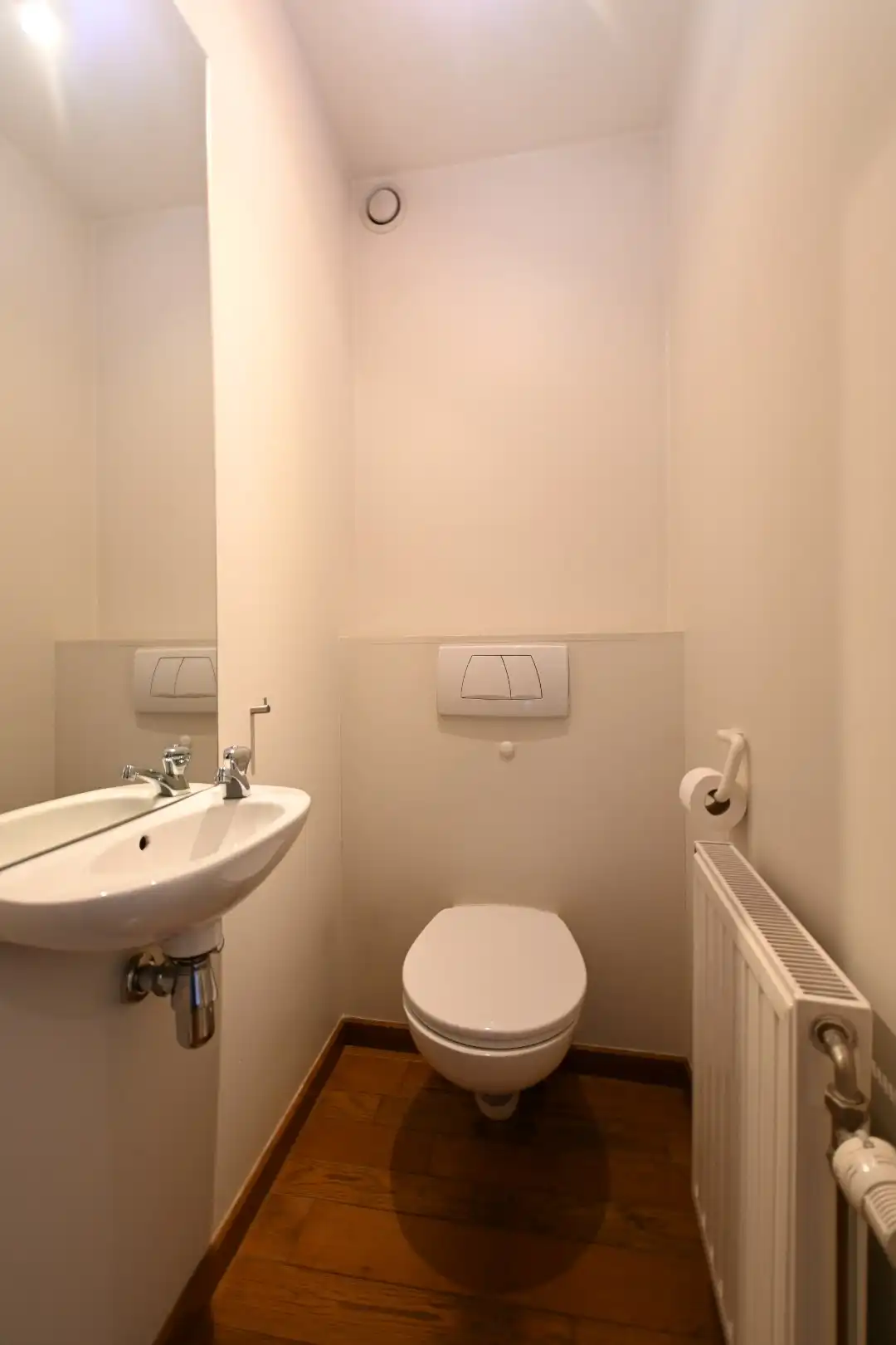 Degelijk 2-slaapkamer gelijkvloersappartement met autostandplaats + in hartje Bilzen foto 22