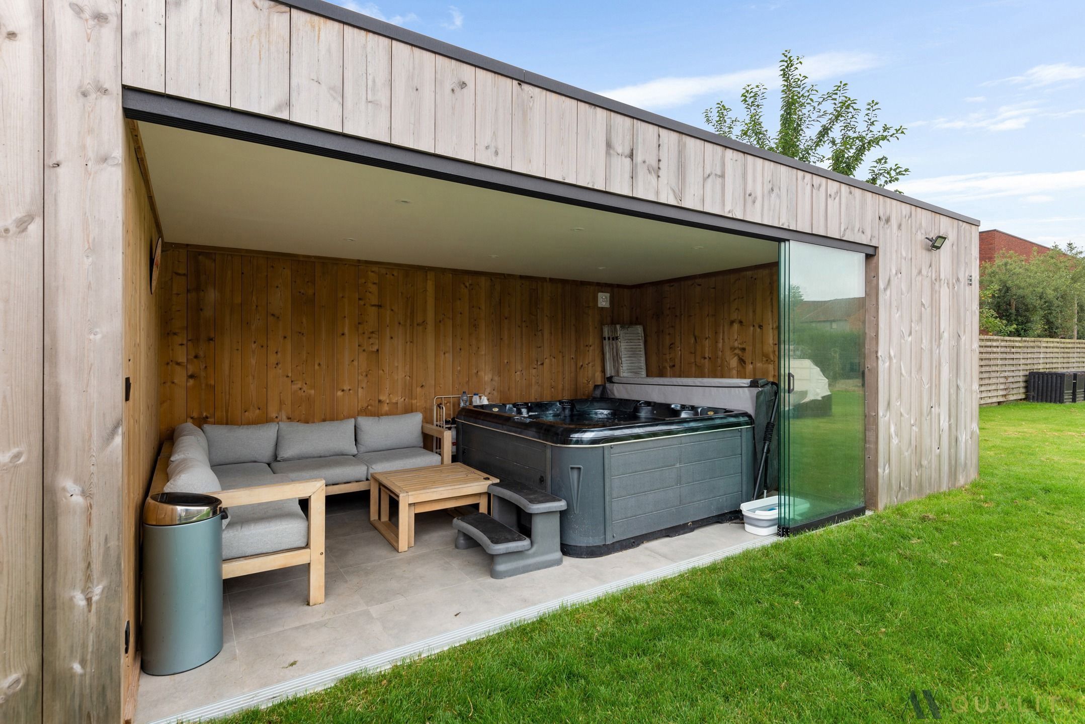 Ruime woning in het charmante Branst foto 25