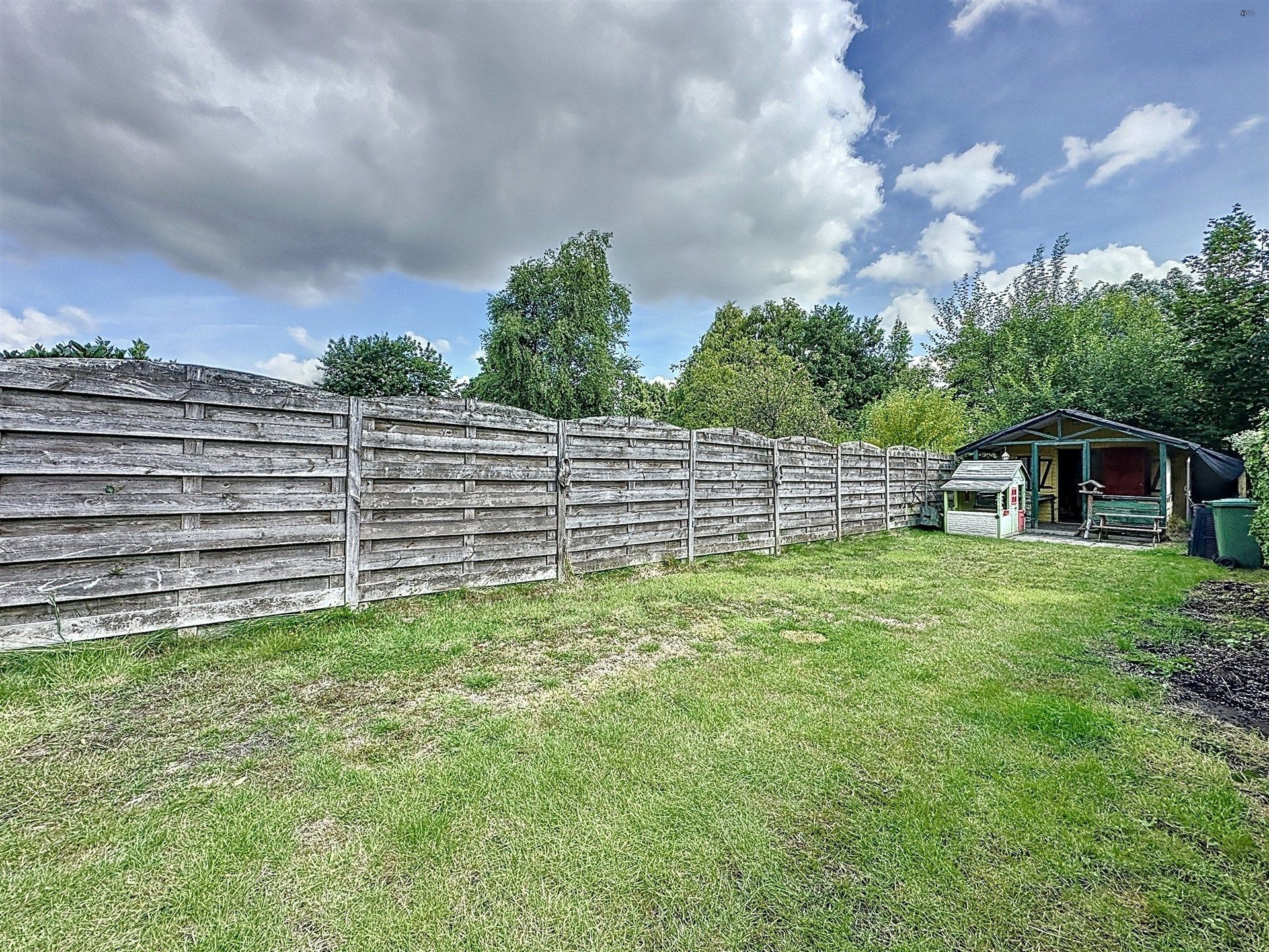 Gezinswoning met 3 slaapkamers en halfopen karakter! foto 6