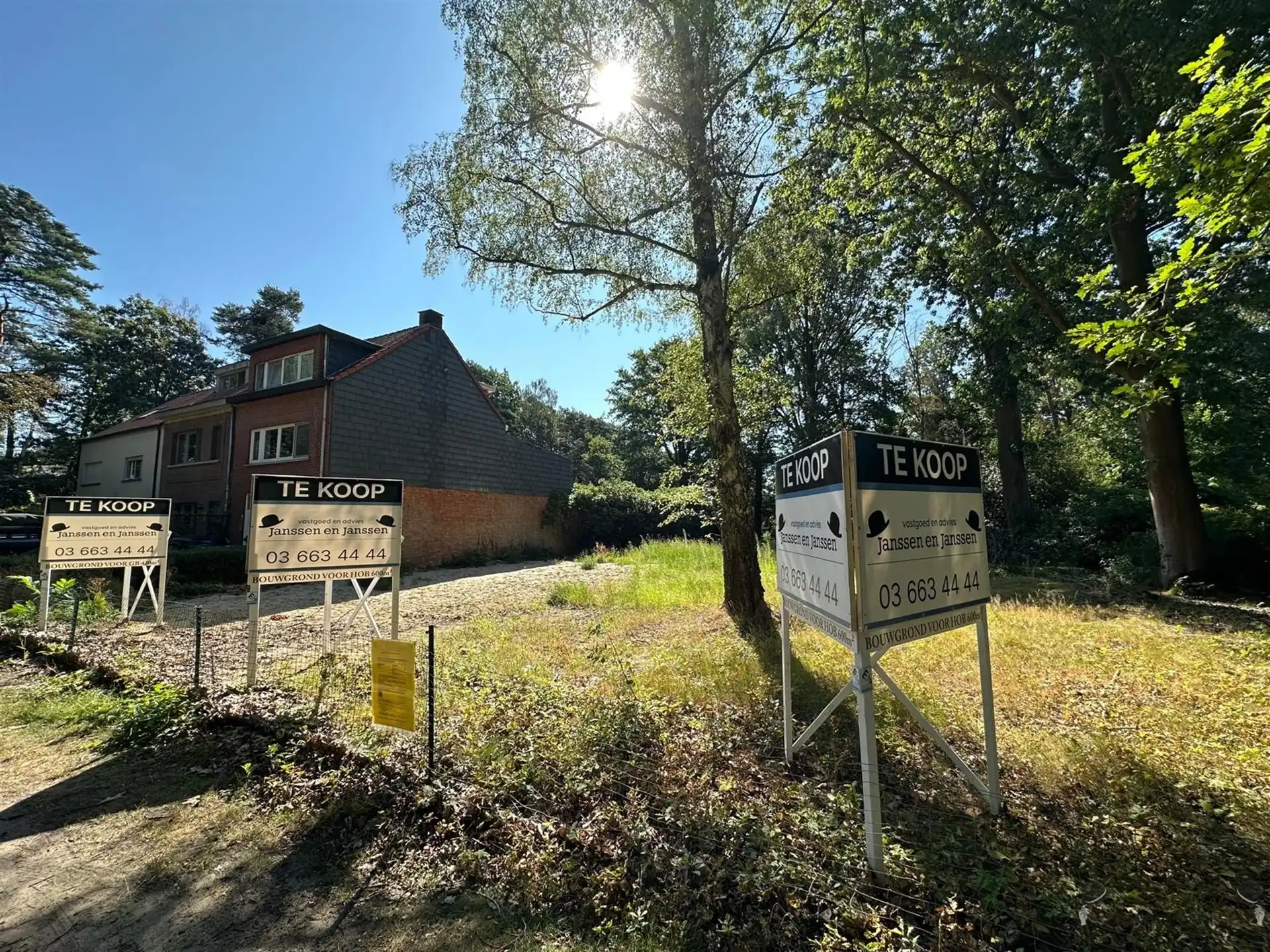 Bouwgrond HOB 600m² op toplocatie in het groene Brasschaat foto {{pictureIndex}}