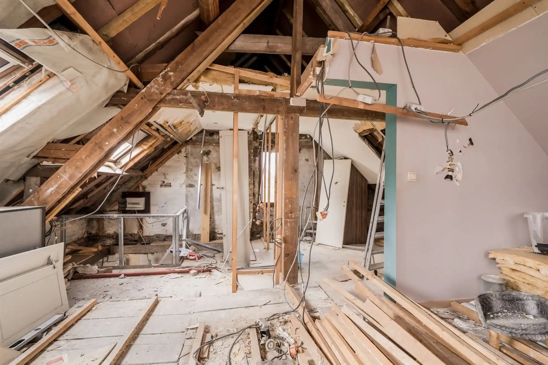 Totaalrenovatie halfopen bebouwing op toplokatie! foto 15