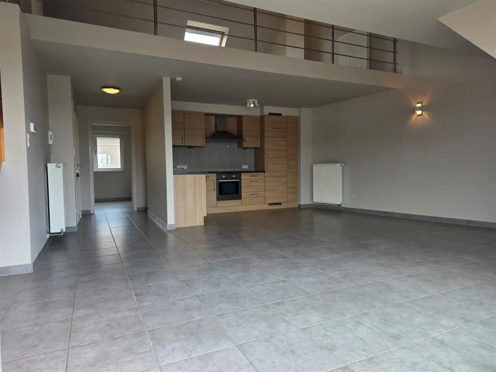 Instapklaar ruim en energiezuinig appartement met zuidgericht terras en garage foto 6