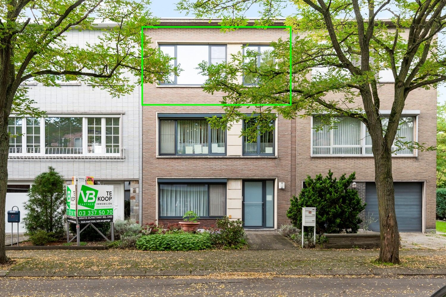 Instapklaar appartement met 2 slaapkamers in een doodlopende straat te Wijnegem! foto 1