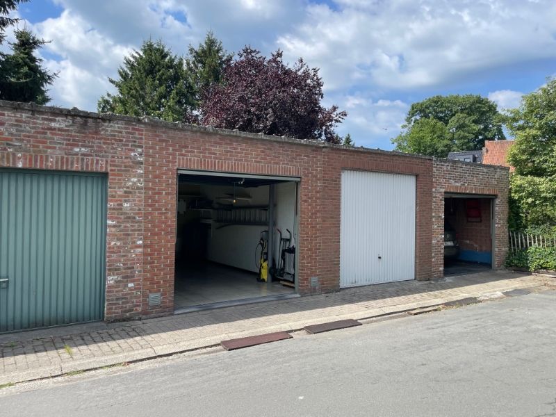 Afgesloten garage - Lodewijk De Raetplein foto 3