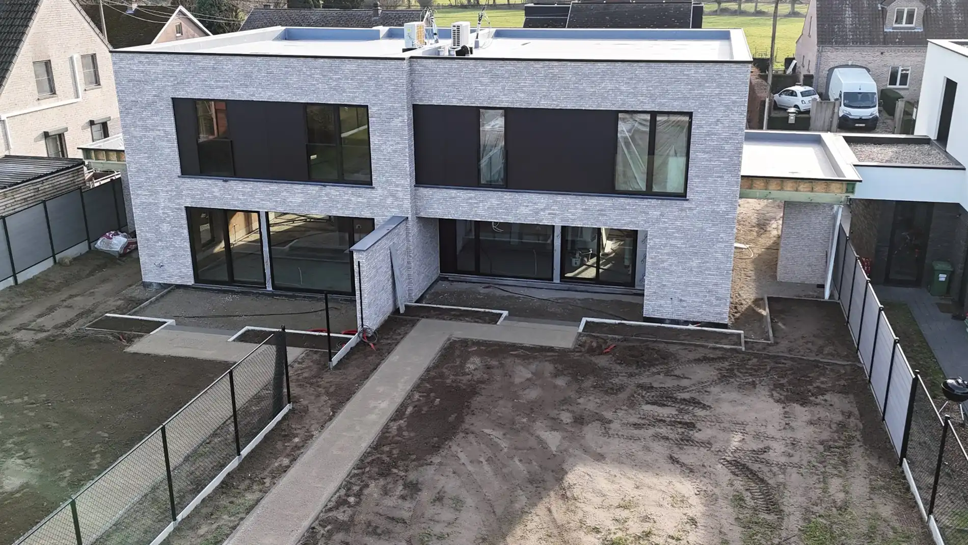EXCLUSIEVE ENERGIEARME NIEUWBOUWWONGINGEN MET 4 SLAAPKAMERS, TUIN & CARPORT IN HARTJE KERMT (HASSELT) foto 2
