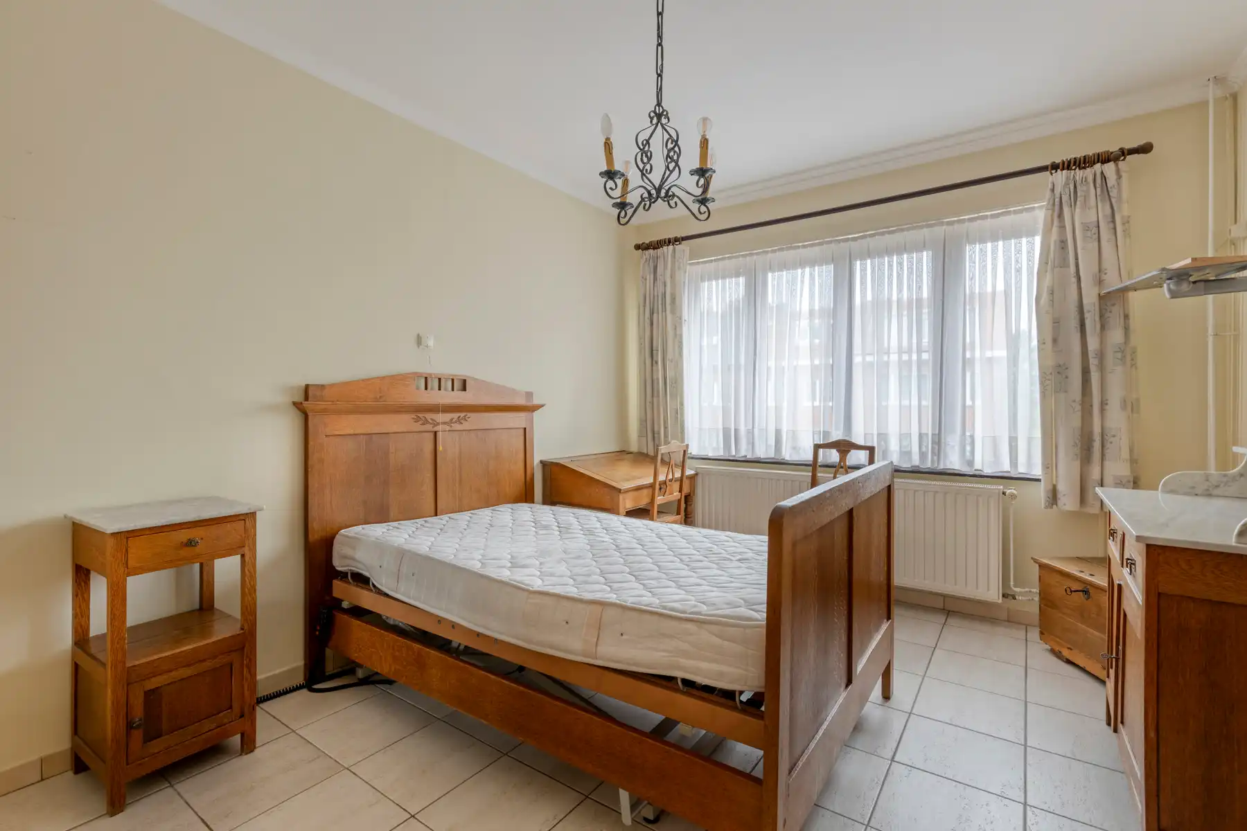 Eengezinswoning met 4 slaapkamers, 2 badkamers en tuin foto 14