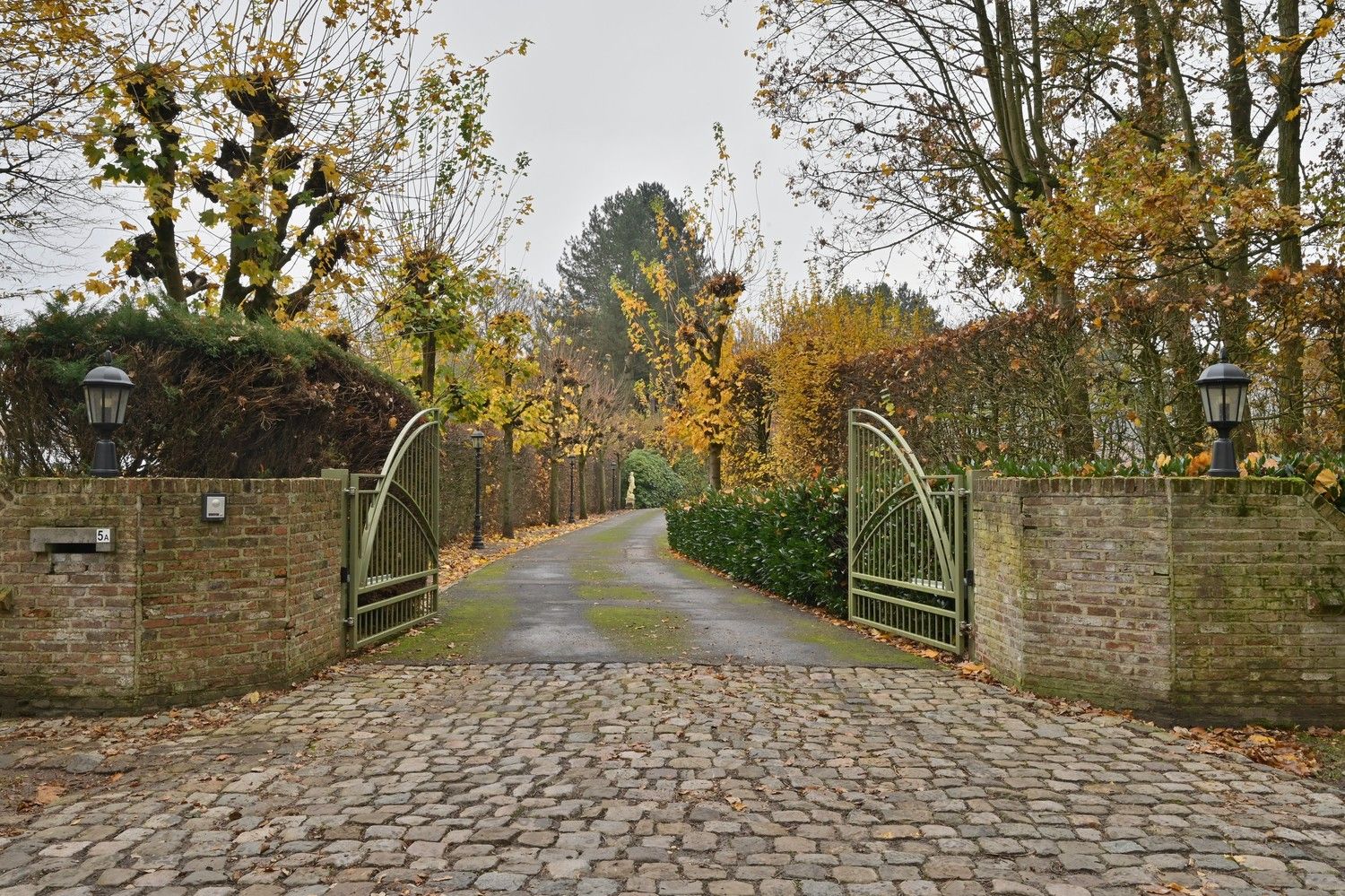 Klassevolle en royale villa gelegen op een perceel van 96a 70 ca (9670 m²) op landelijke toplocatie aan natuurgebied De Maten te Genk foto 45