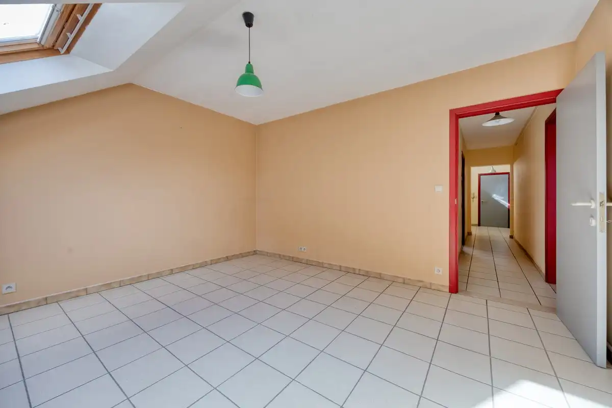 Building van drie appartementen op wandelafstand van het commercieel centrum foto 9