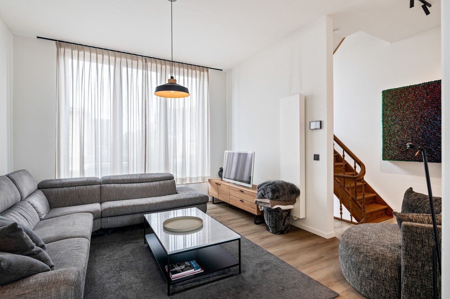 Prachtig en hedendaags gerenoveerde woning met zwembad te Lier foto 13