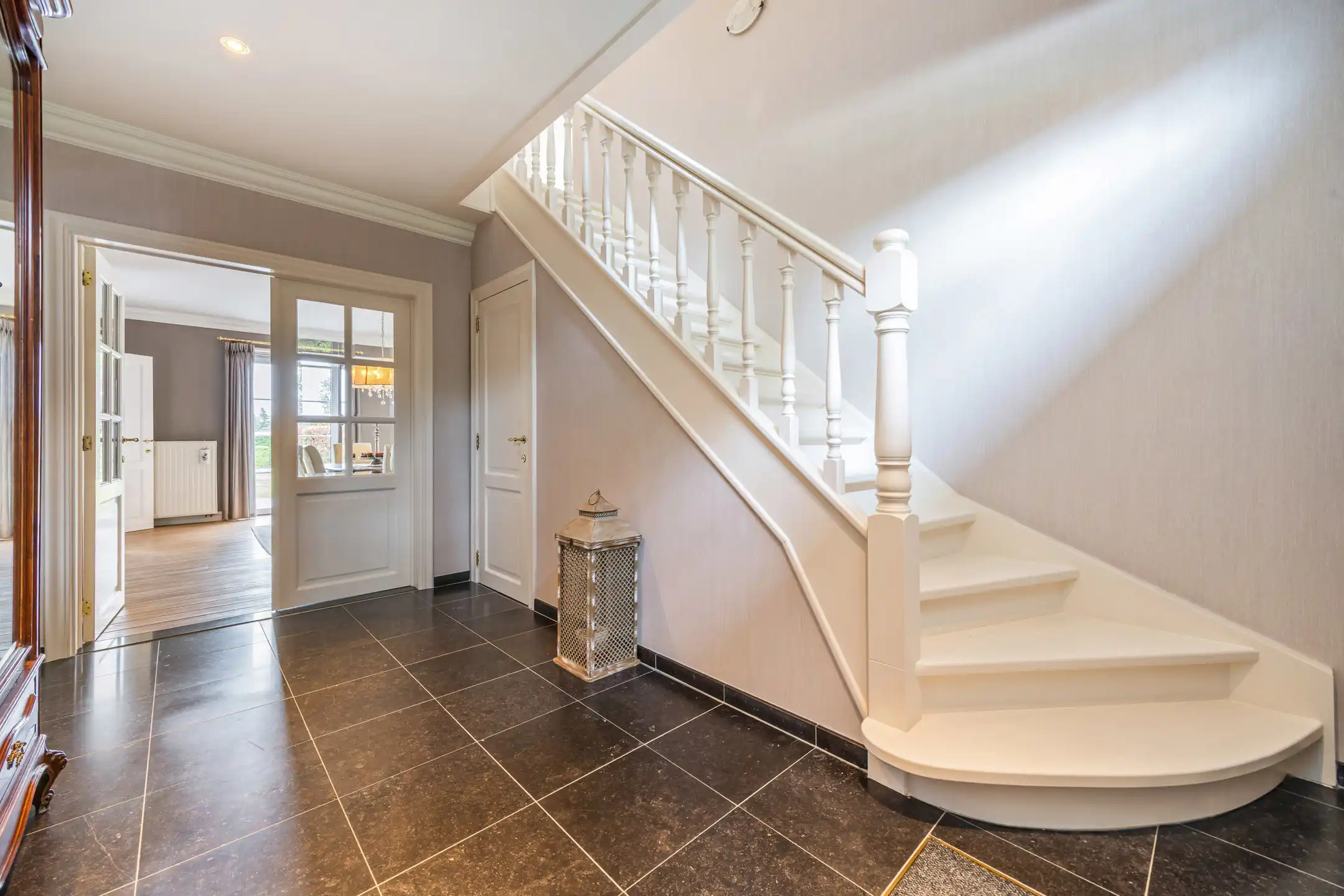 Exclusieve villa met zonnige tuin in Mal foto 3