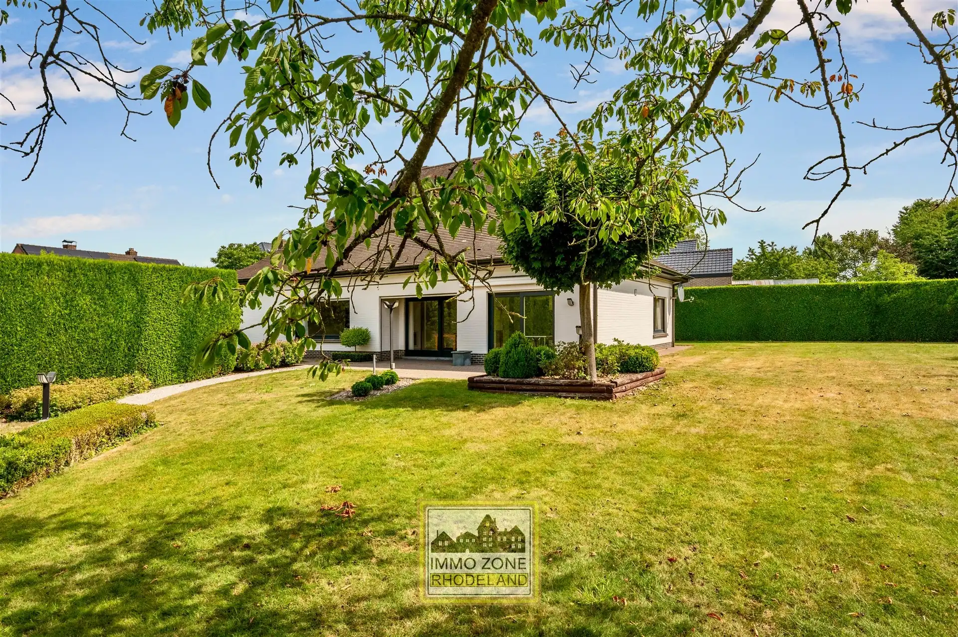 Prachtige bungalow villa met 3 slpks en mooie tuin foto 28