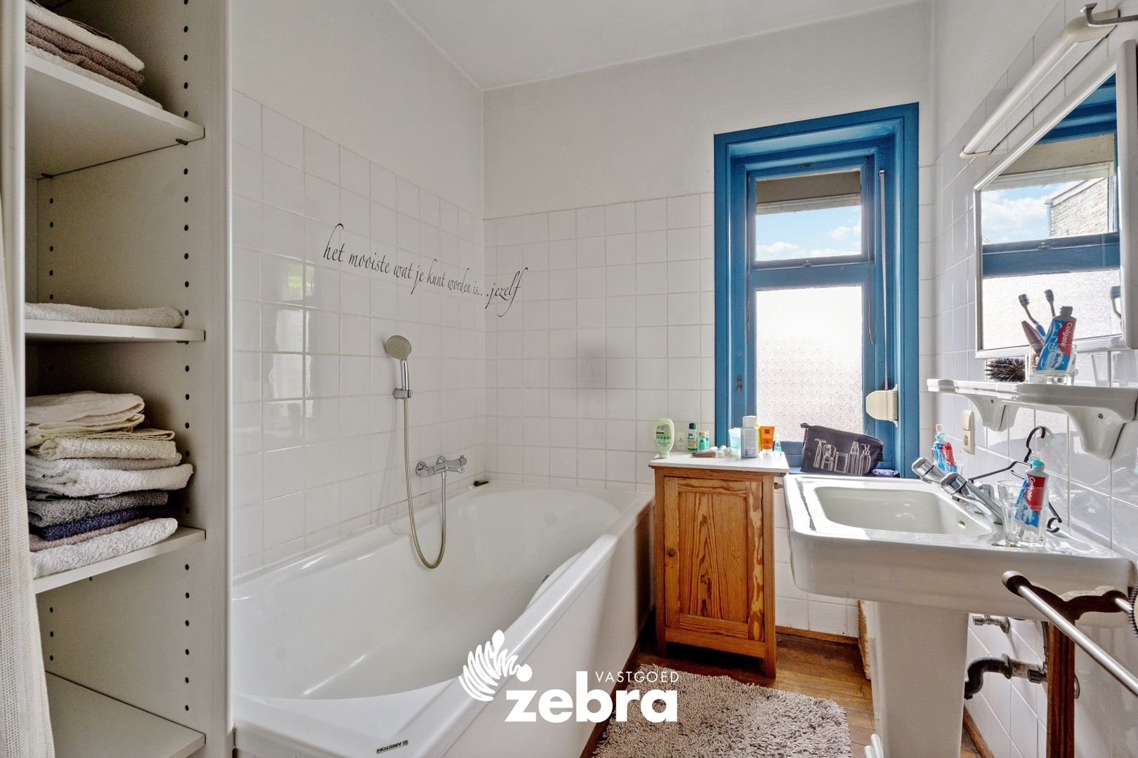 Karaktervolle herenwoning met ruime tuin in hartje Roeselare! foto 25