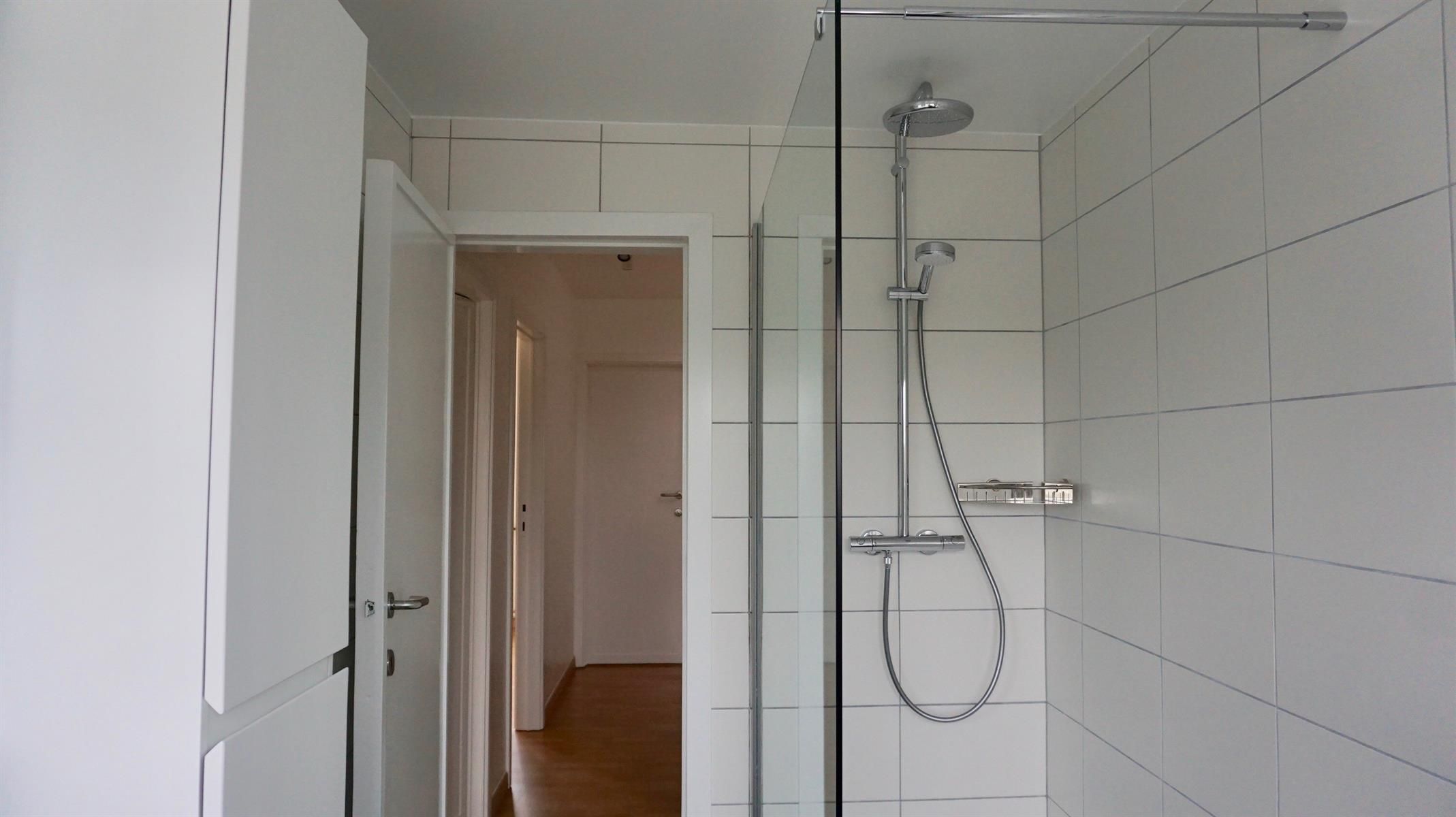 VOLLEDIG INSTAPKLARE WONING TE HUUR IN CENTRUM ASSE!  foto 12