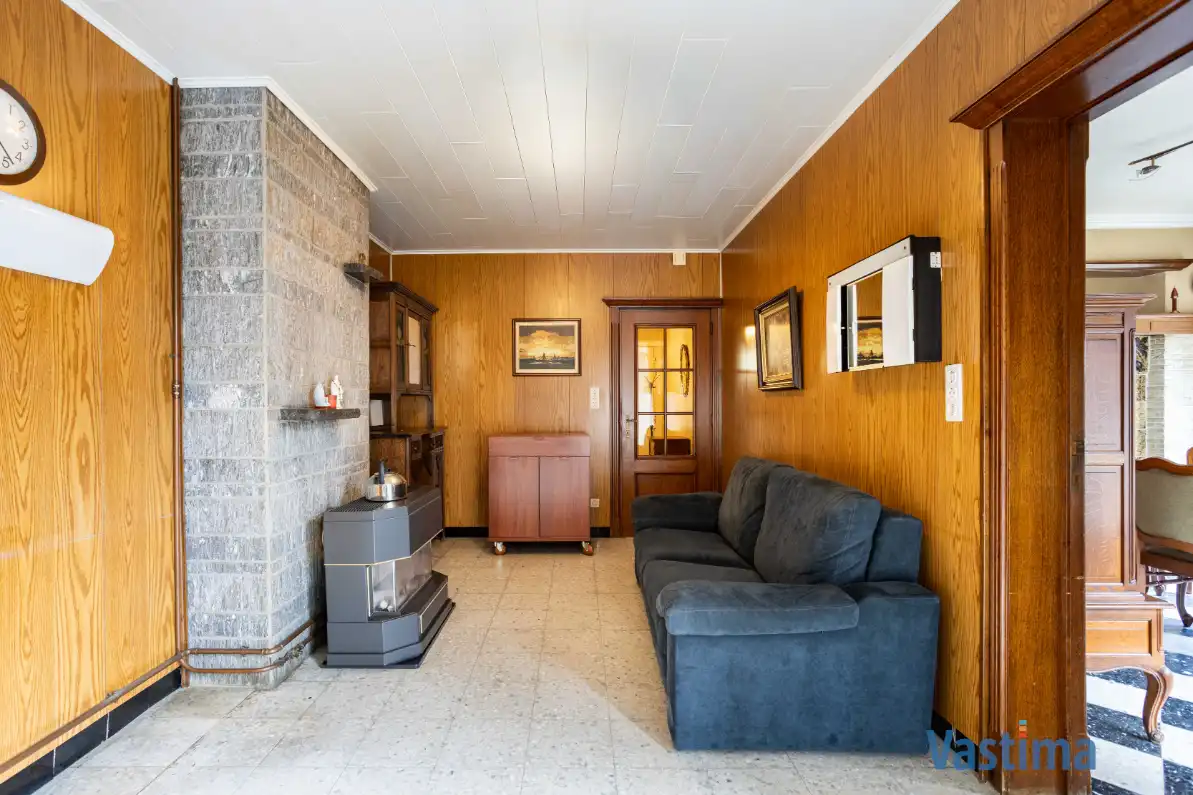 Woning met opslagruimte en grond op strategische ligging foto 9