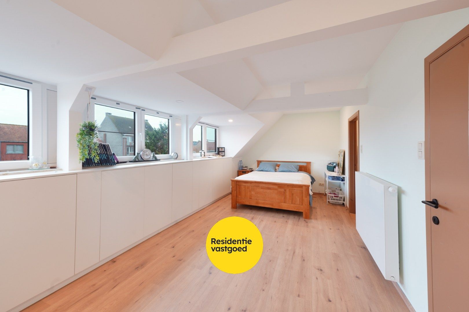 Ruime, energiezuinige gezinswoning met 6 slaapkamers en zonnige tuin in Oostende foto 17