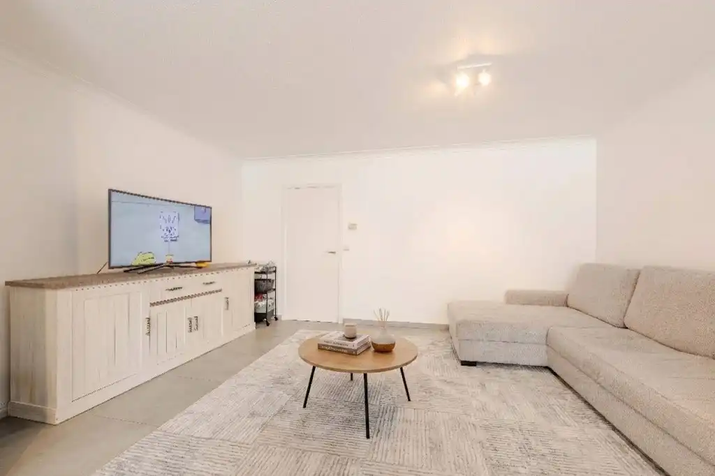INSTAPKLAAR APPARTEMENT (84 m² | RENOVATIE 2020) MET 2 SLPKS EN GARAGE  foto 3