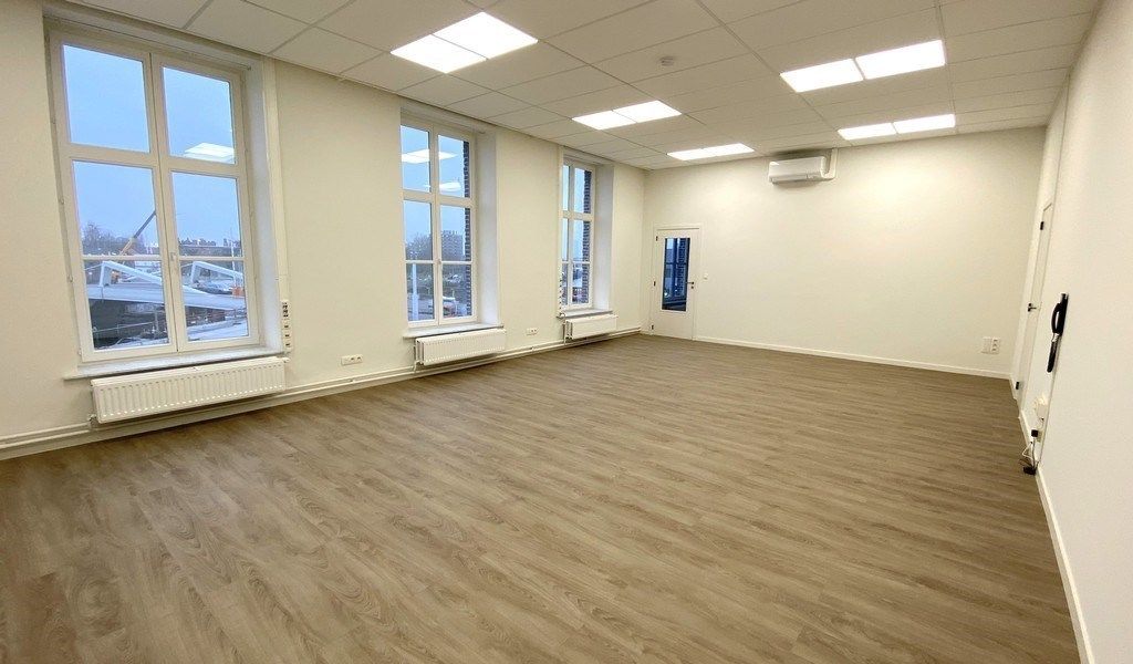 Gerenoveerde kantoren met zicht op water te huur in Gent foto 4