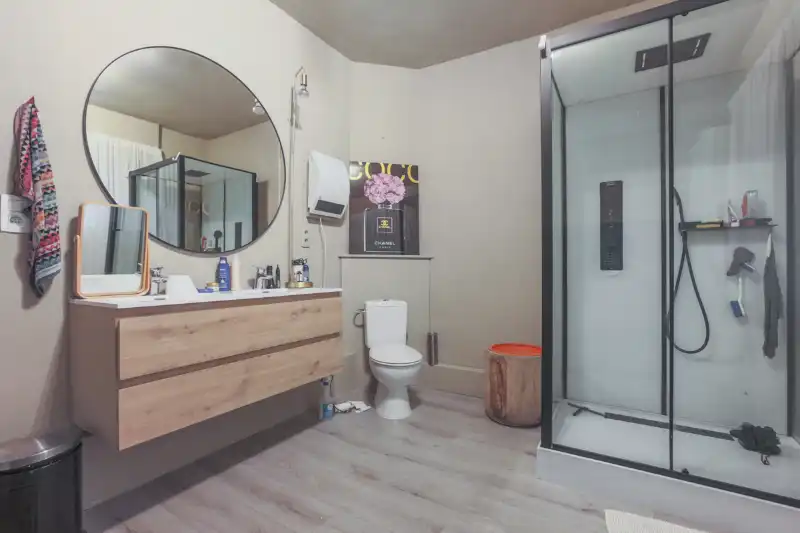 Instapklare, karaktervolle halfopen woning met 3 slaapkamers en  gezellig tuinterras (energielabel C, zonnepanelen, airco...) foto 11