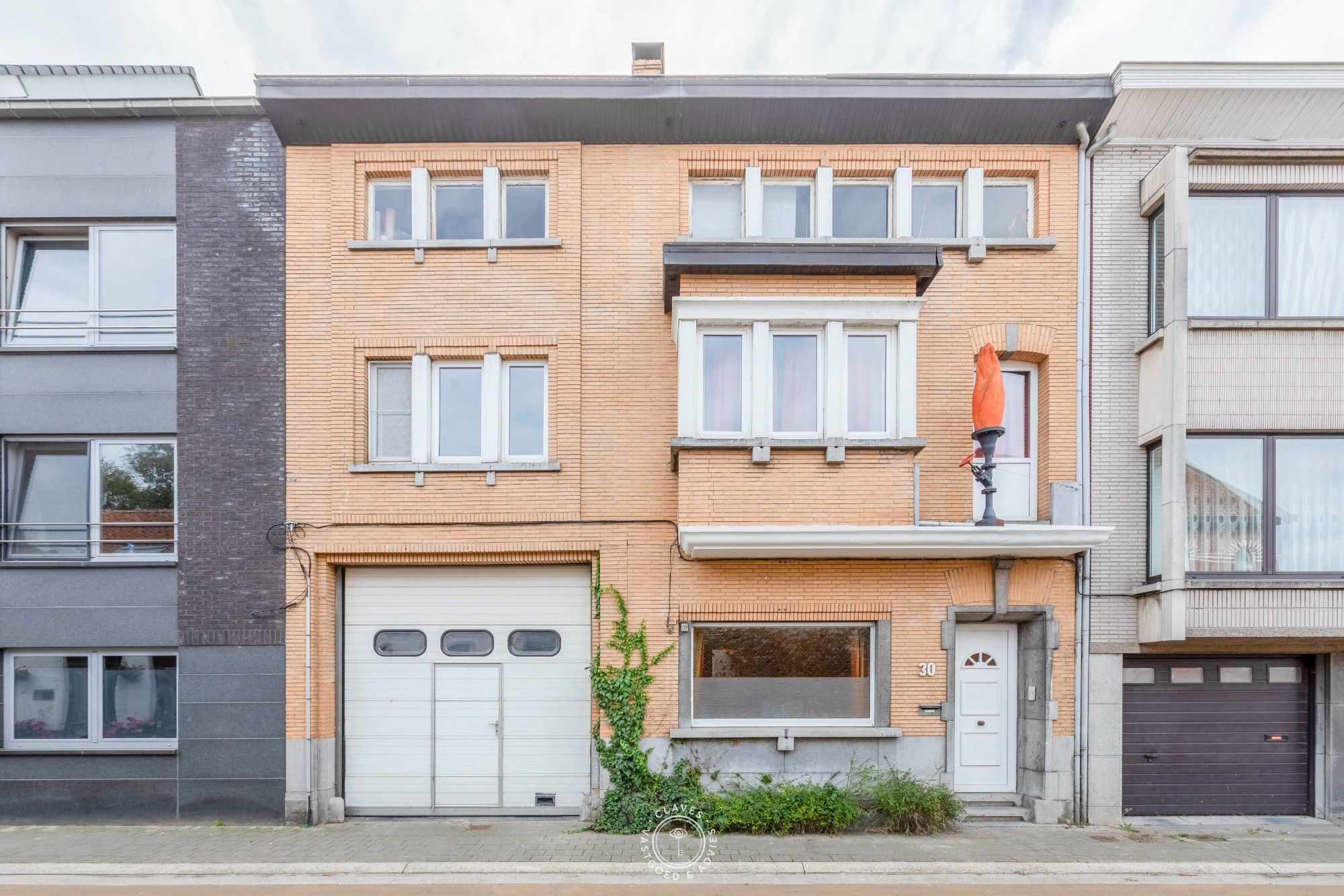 Hoofdfoto van de publicatie: Multifunctioneel woonhuis met magazijn/kantoor en tuin