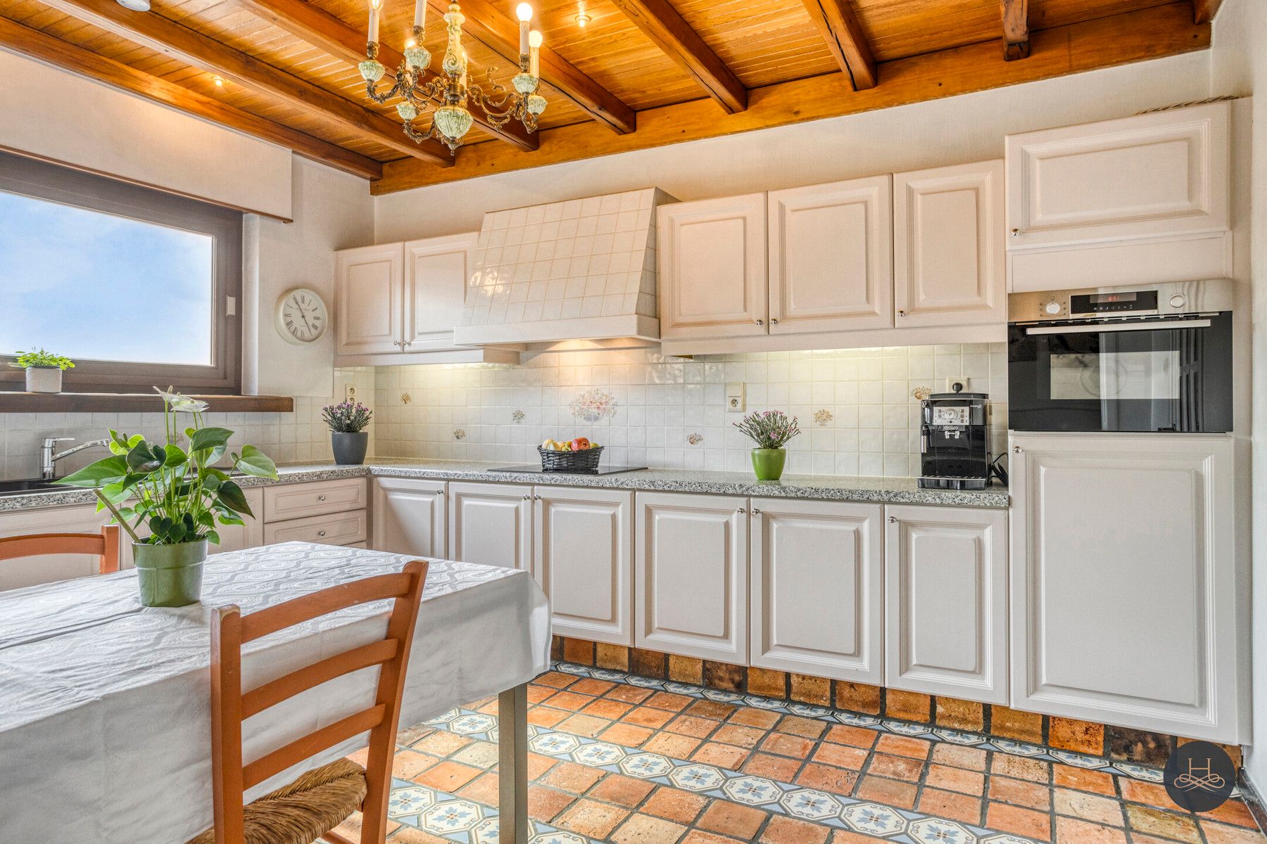 Perfect onderhouden en ruime woning met prachtige ZW tuin foto 17